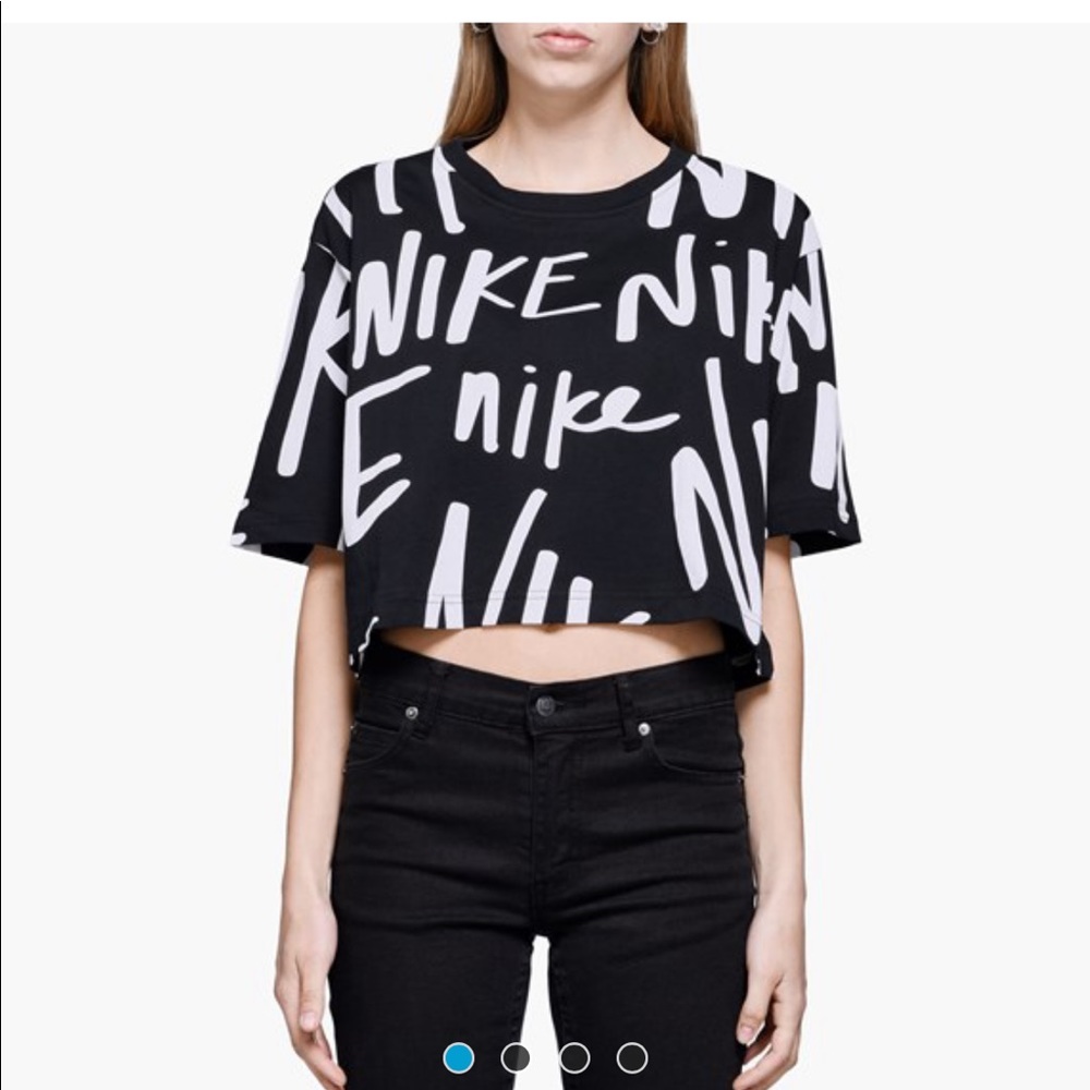 Nike Crop Top
